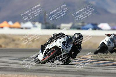 media/Dec-07-2025-CVMA (Sun) [[3e7d2de5dc]]/Race 7-Formula Lightweight Twins Shootout/